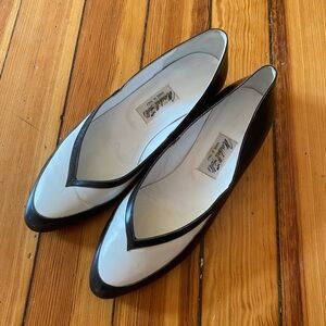 Marshall Fields Gianfilippo Moroni black White peather 80s vintage Flats